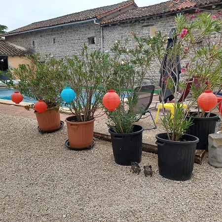 Ferienhaus Honeysuckle At De La Vienne